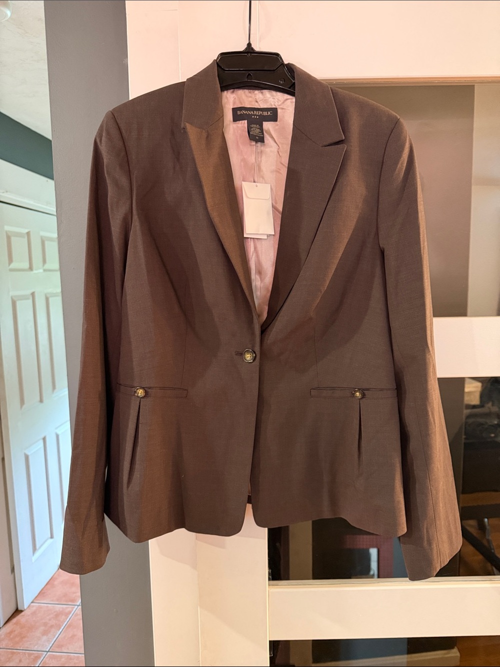 Banana Republic Women's Brown Single-Button Blazer with Pink Lining